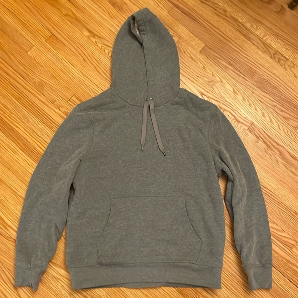 amazon essentials, never used, super soft and comfortable, perfect condition